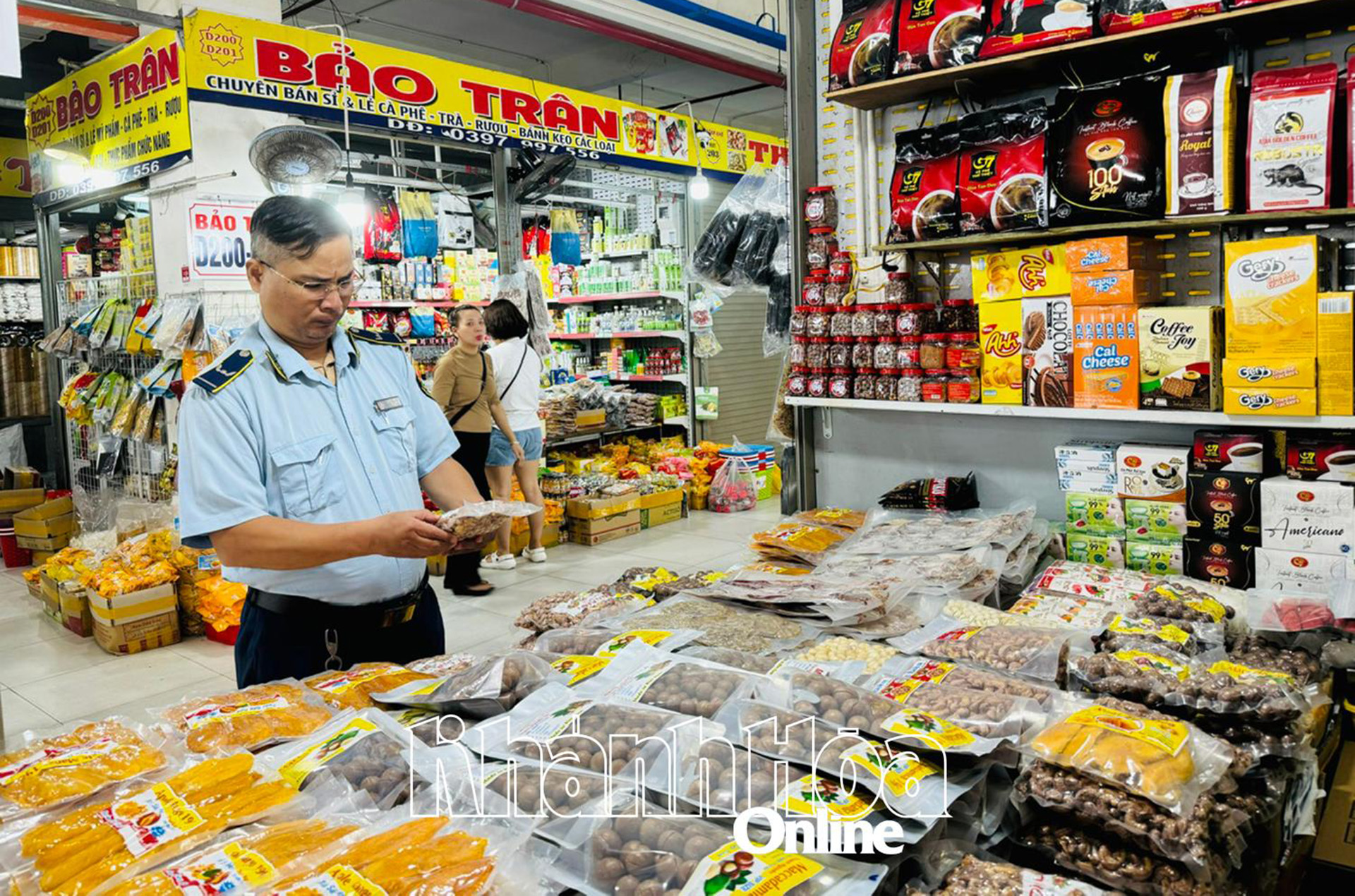 Cao điểm đấu tranh ngăn chặn, đẩy lùi tình trạng buôn lậu, gian lận thương mại