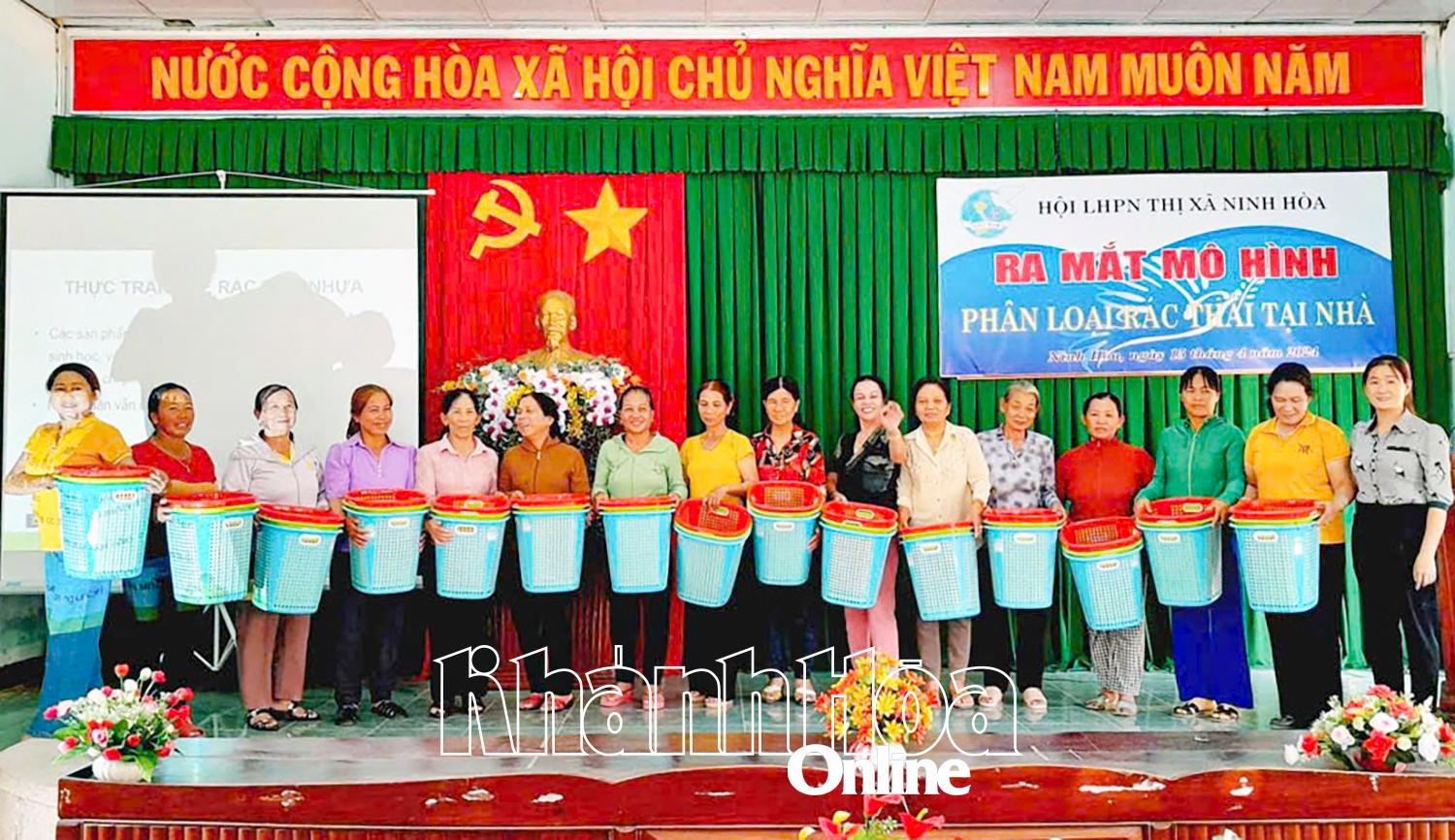 Ninh Hòa nhân rộng mô hình phân loại rác thải tại nhà