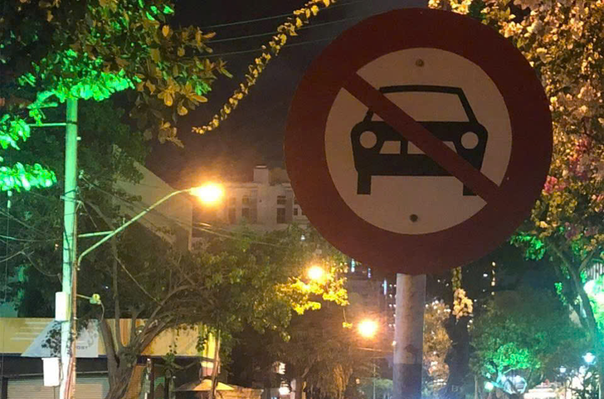 Khuyến cáo hành vi dừng, đỗ xe sai quy định trên địa bàn TP. Nha Trang