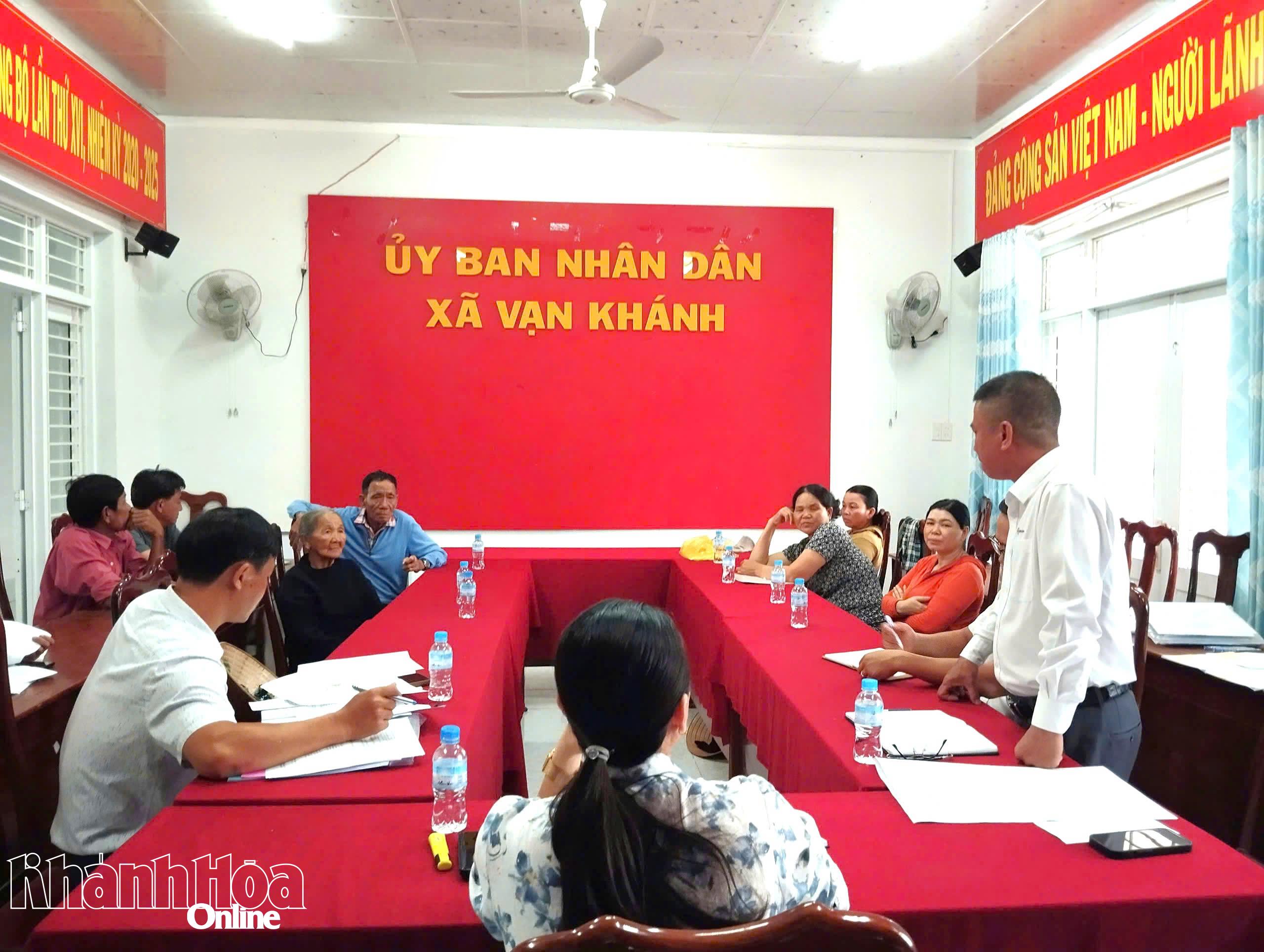 PC Khánh Hòa vận động người dân bàn giao mặt bằng để thực hiện dự án điện