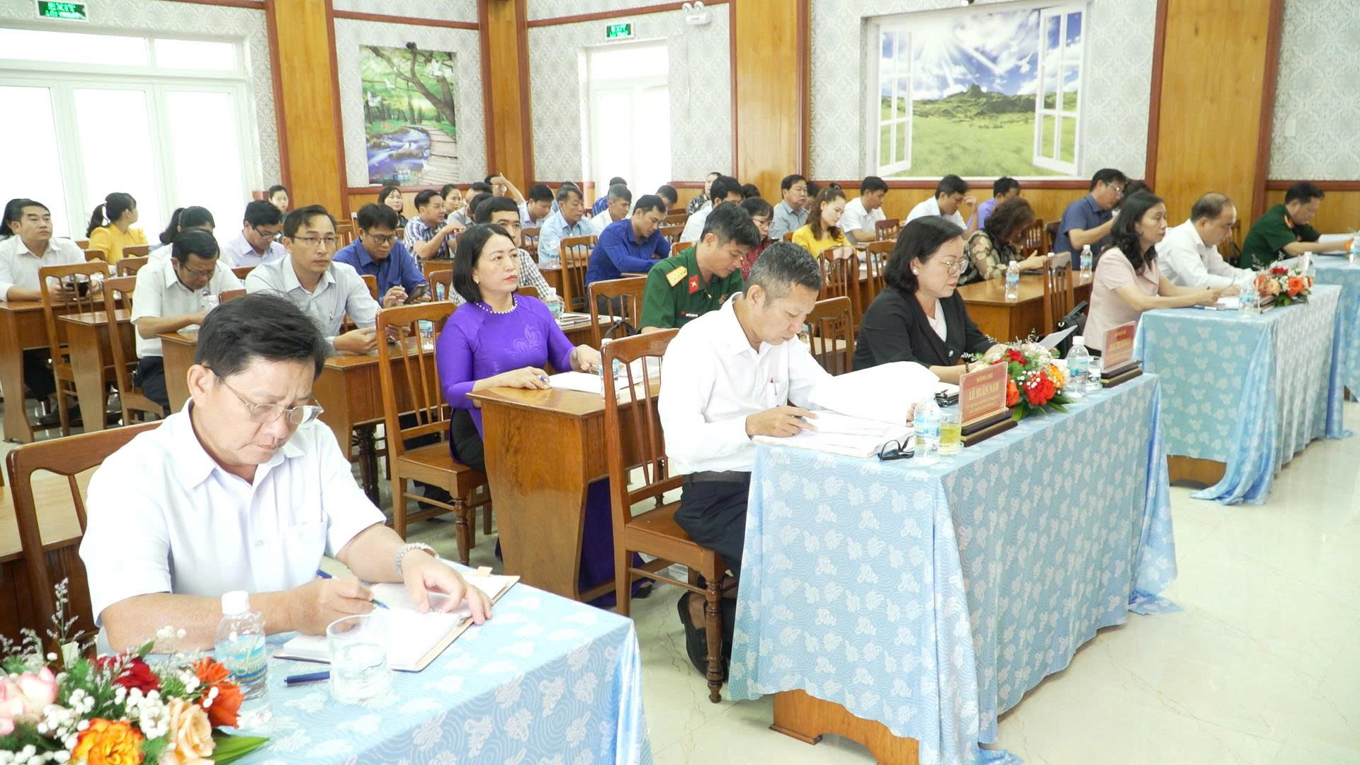 Quang cảnh hội nghị.