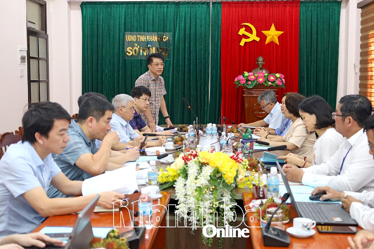 Đại diện đoàn công tác phát biểu tại buổi làm việc.