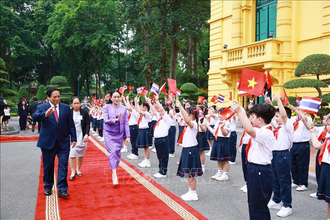 Thủ tướng Phạm Minh Chính chủ trì lễ đón Thủ tướng Thái Lan thăm chính thức Việt Nam