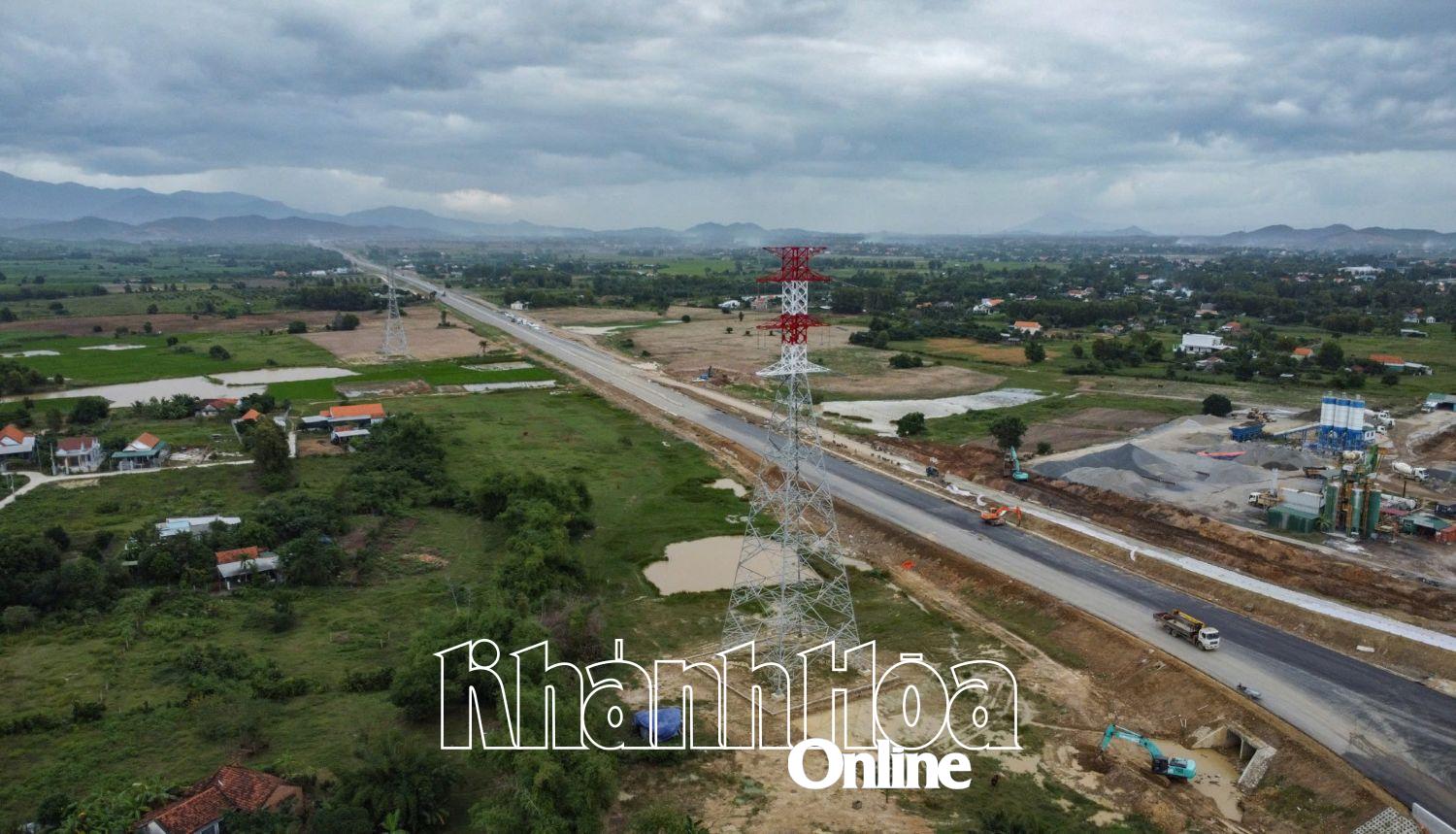Không để đình trệ, gián đoạn thực hiện các chương trình, nhiệm vụ, dự án trong quá trình sắp xếp, kiện toàn tổ chức chính quyền địa phương 2 cấp