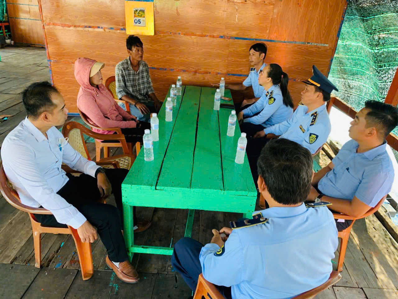 Chủ bè hải sản bán cá bò hòm giá 3,5 triệu đồng/kg bị xử phạt gần 21 triệu đồng