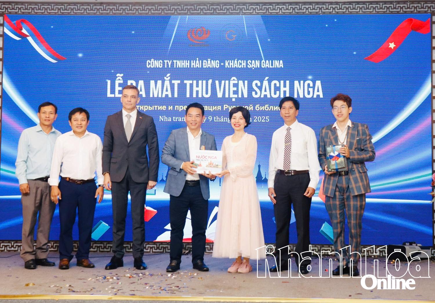 Ra mắt Thư viện sách Nga tại Khách sạn Galina