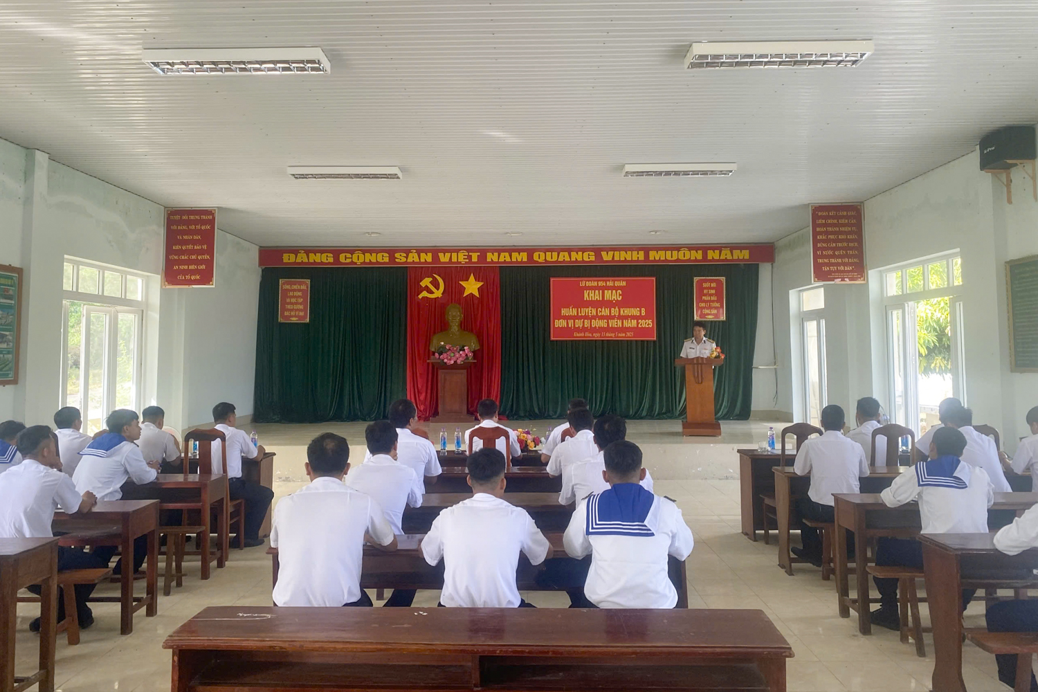 Quang cảnh khai mạc lớp huấn luyện.