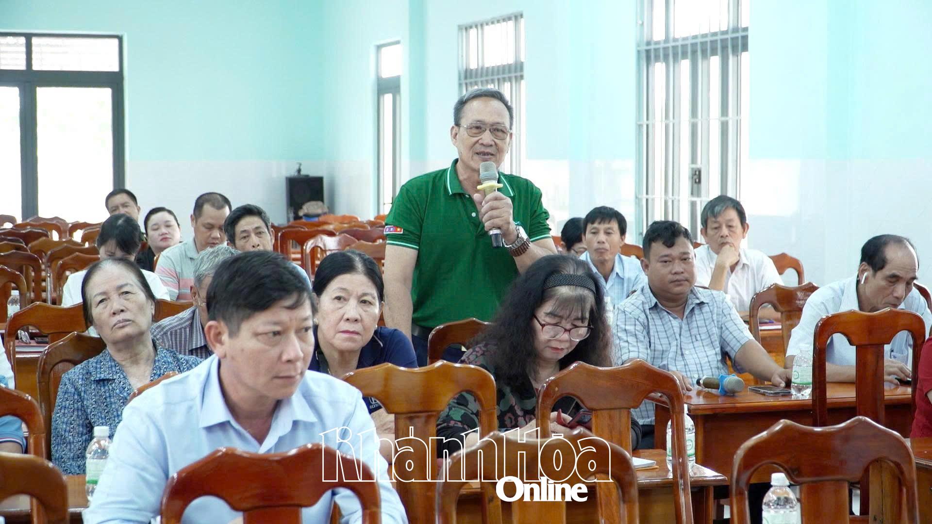 Cử tri phường Cam Lộc phản ánh một số vấn đề được người dân quan tâm