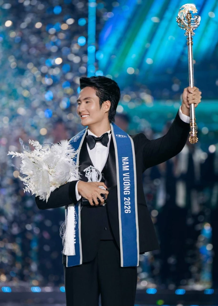 Thí sinh Nguyễn Hàn Việt (Khánh Hòa) đăng quang Nam vương Du lịch Việt Nam 2026