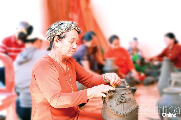 Bảo vệ, phát huy giá trị di sản nghệ thuật làm gốm của người Chăm