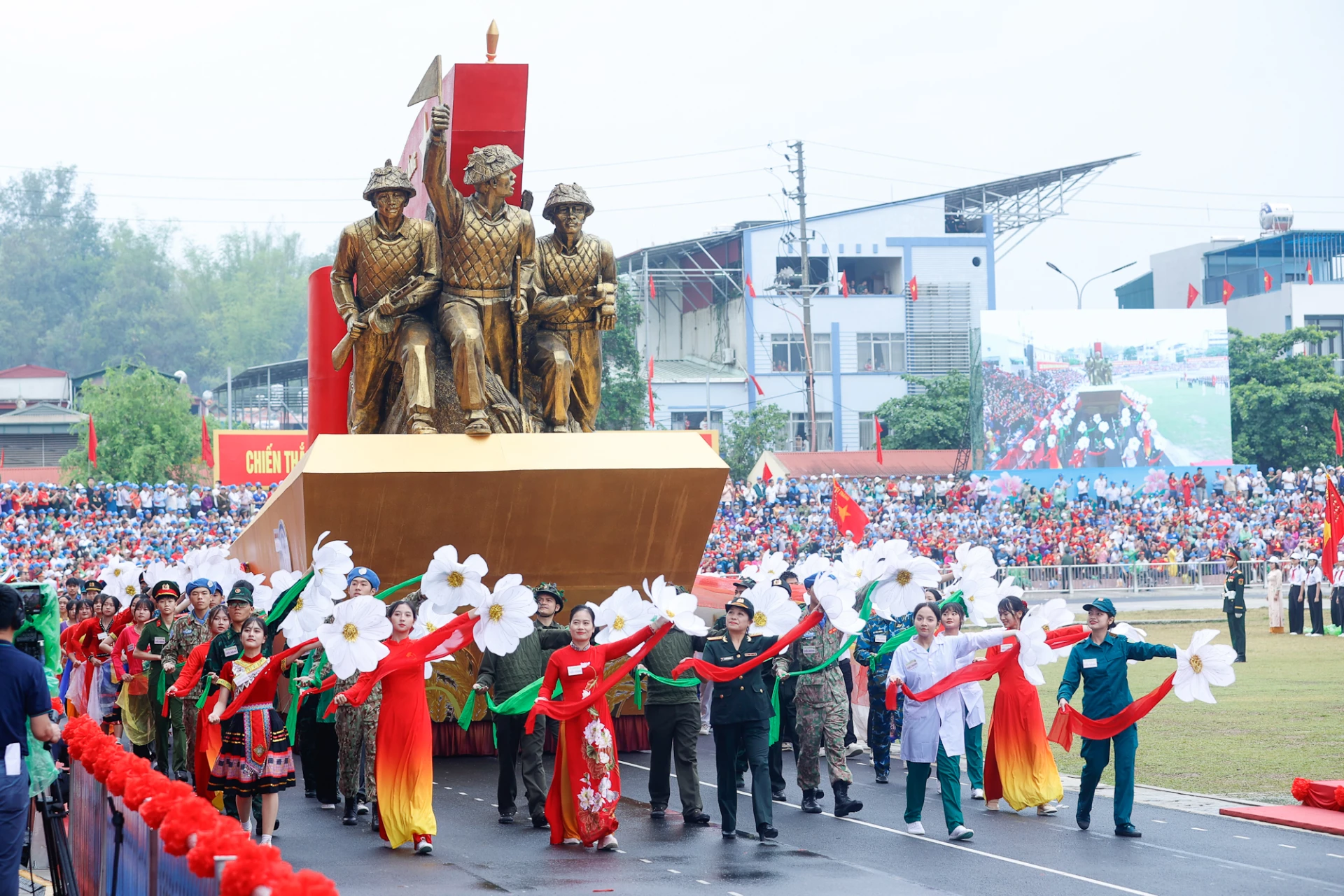 Quang cảnh Lễ kỷ niệm 70 năm Chiến thắng Điện Biên Phủ (tháng 5-2024). Ảnh tư liệu