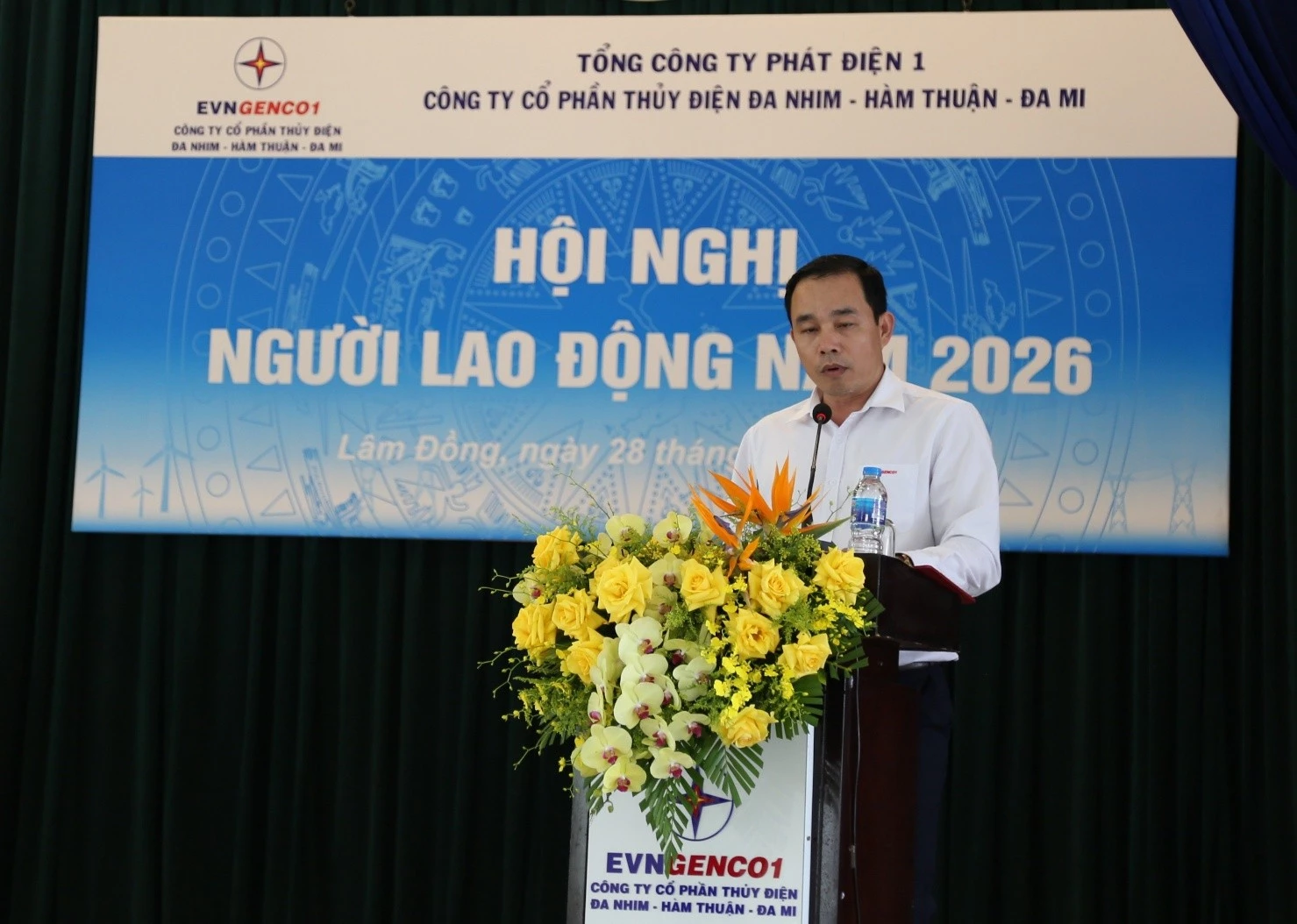 Ông Phạm Đình Anh - Phó Chủ tịch Công đoàn Công ty báo cáo tại Hội nghị