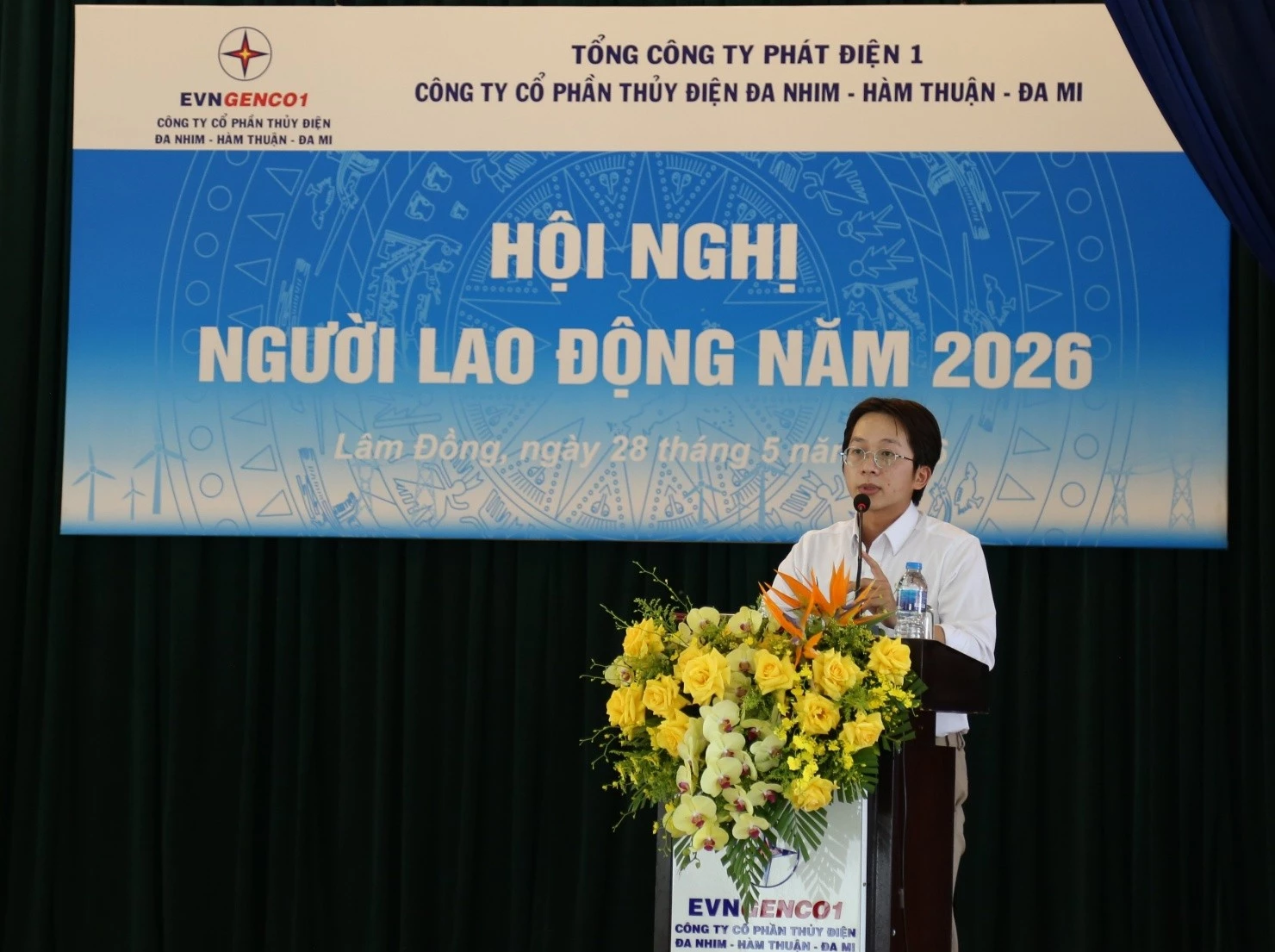 Ông Nguyễn Lê Minh - Trưởng ban Thanh tra nhân dân báo cáo kết quả giám sát năm 2025