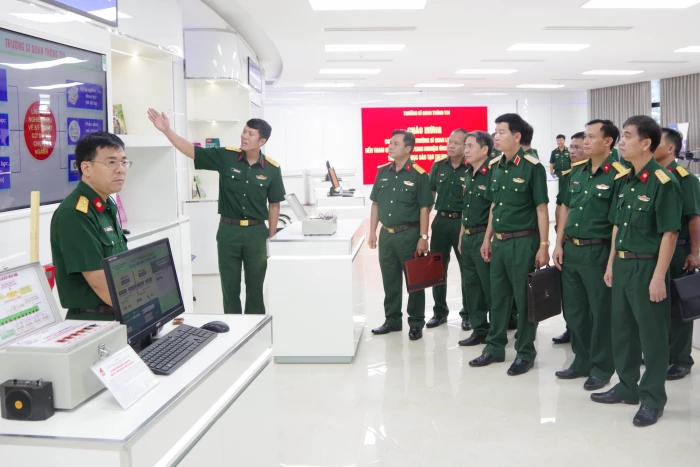 Trường Sĩ quan Thông tin trao đổi kinh nghiệm chuyển đổi số với Trường Sĩ quan Lục quân 2