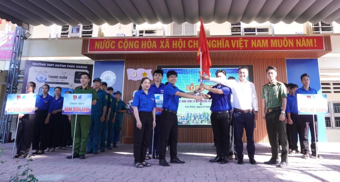 Đoàn xã Vạn Ninh ra mắt 5 đội hình thanh niên tình nguyện hè năm 2026