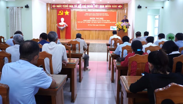 Hội nghị phổ biến pháp luật năm 2026 tại xã Vạn Ninh