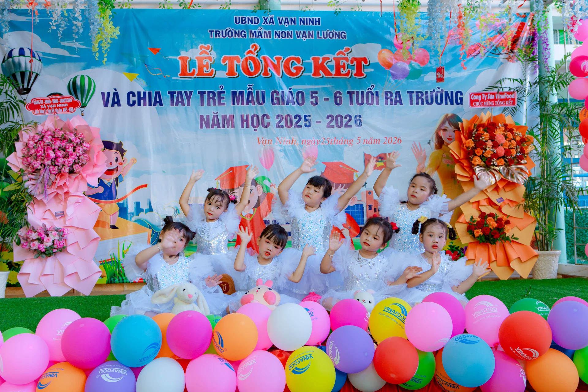 Tiết mục văn nghệ của các bé. 