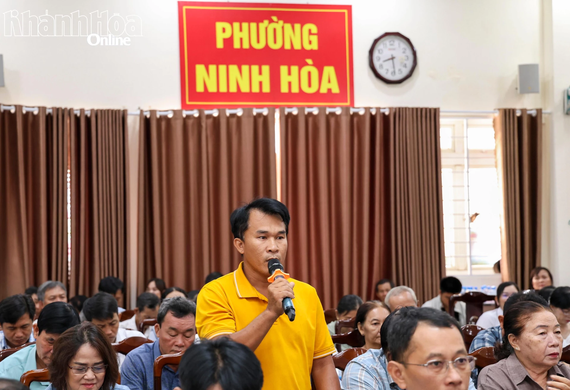 Cử tri kiến nghị một số nội dung liên quan đến đời sống, sản xuất, sinh hoạt.