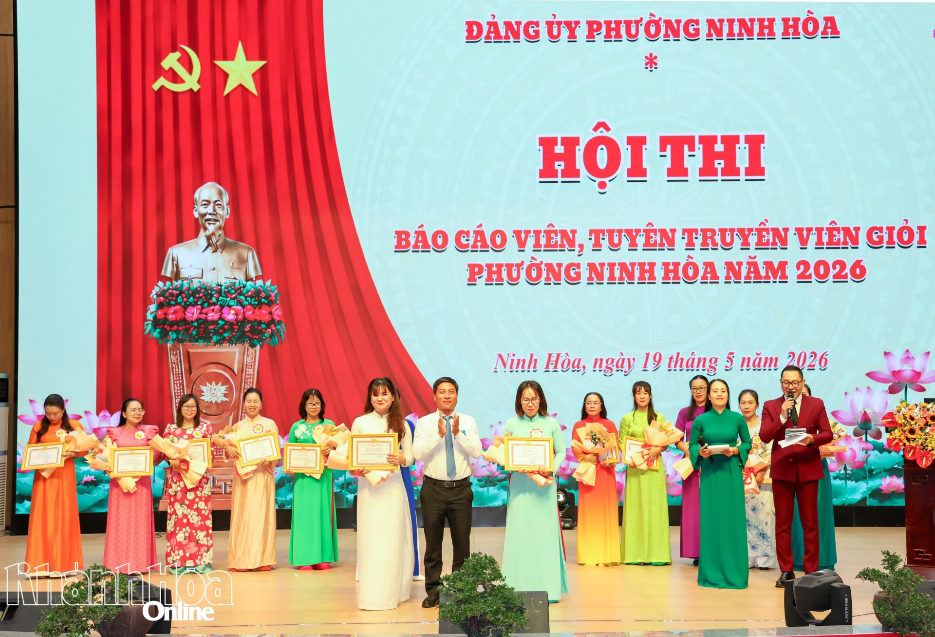2 thí sinh xuất sắc giành giải Nhì.