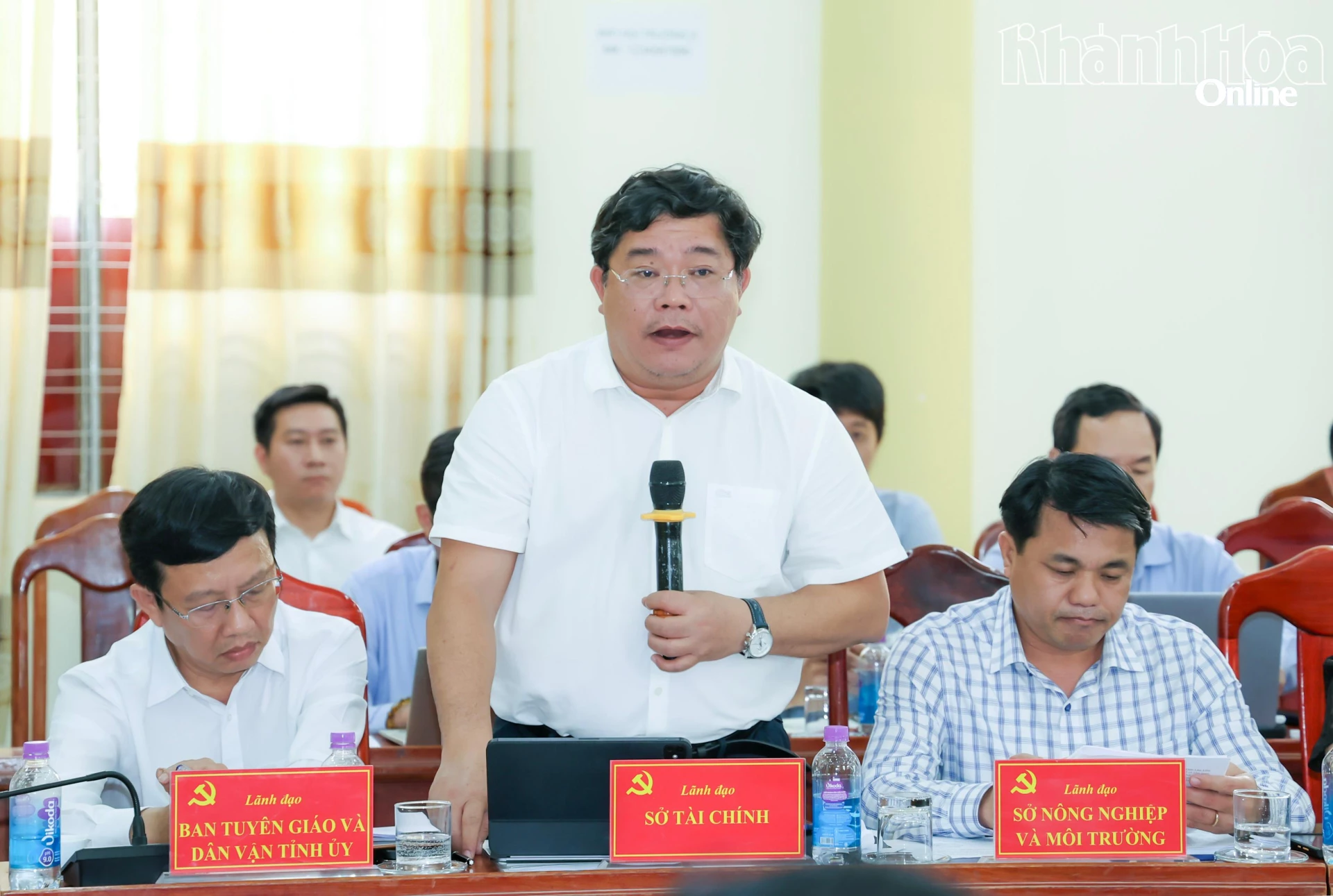 Ông Châu Ngô Anh Nhân - Giám đốc Sở Tài chính giải đáp kiến nghị về đầu tư công, tài chính.