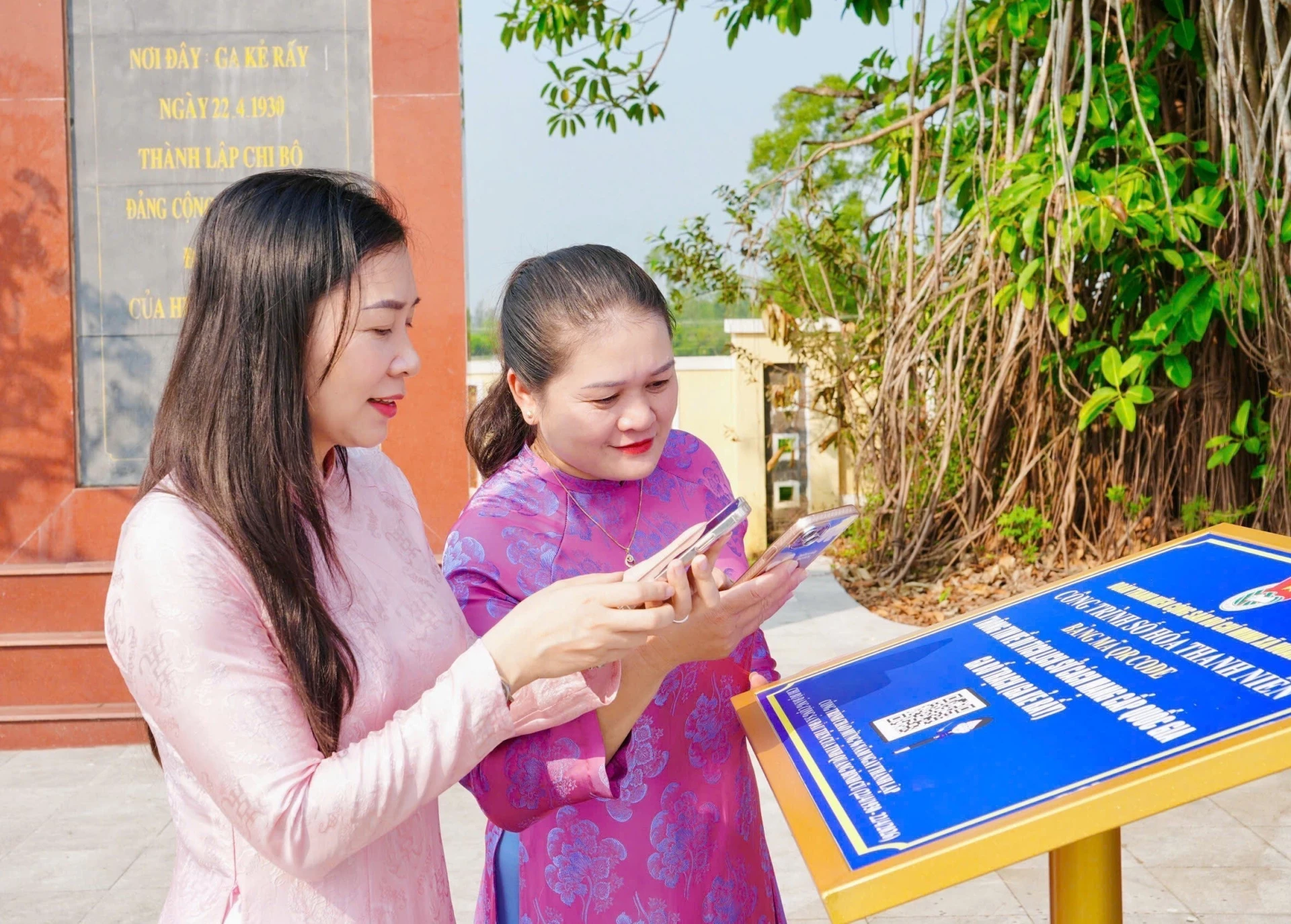 Công trình thanh niên số hóa di tích lịch sử cách mạng cấp quốc gia Ga Bố Trạch giúp người dân, du khách và thế hệ trẻ hiểu sâu hơn về giá trị lịch sử quê hương _Ảnh: TTXVN


