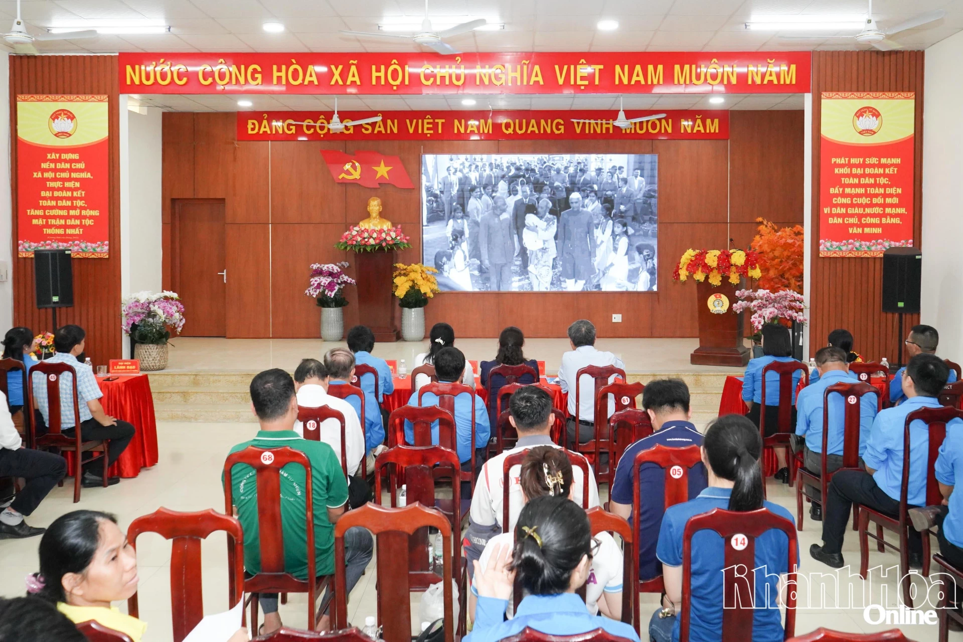 Công đoàn phường Tây Nha Trang sinh hoạt chuyên đề “Học tập và làm theo tư tưởng, đạo đức, phong cách Hồ Chí Minh”.