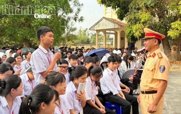 Nâng cao ý thức tham gia giao thông cho học sinh
