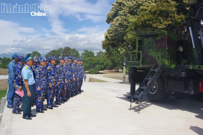 Đoàn công tác Học viện Hải quân nghiên cứu thực tế tại Trung đoàn 274