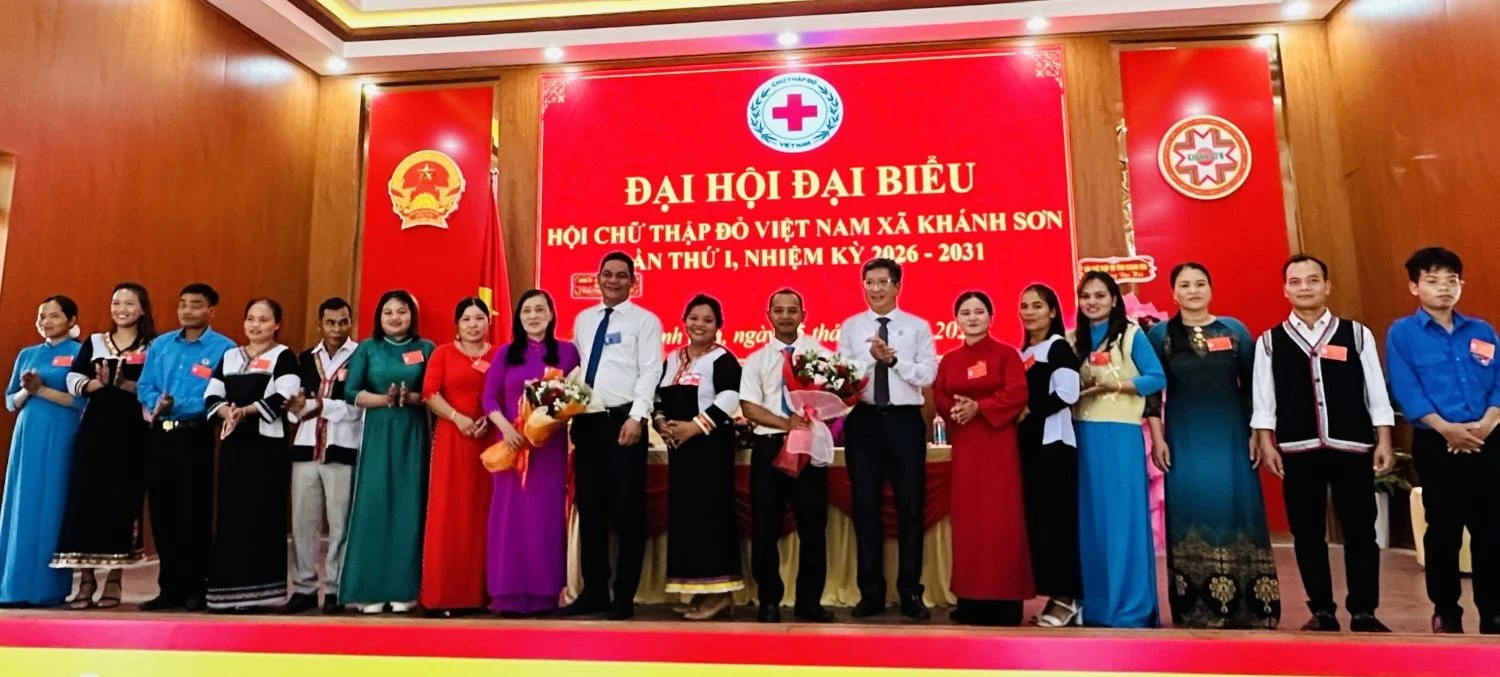 Ban Chấp hành Hội Chữ thập đỏ  xã Khánh Sơn nhiệm kỳ 2026 - 2031 ra mắt đại hội.