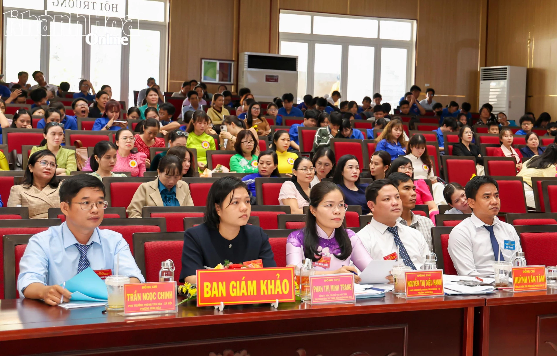 Ban giám khảo hội thi