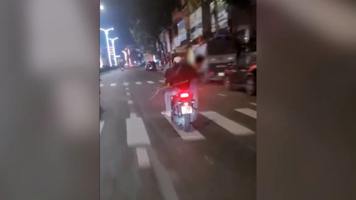 [Video] Truy xét nhanh nhóm thanh niên cầm hung khi diễu phố