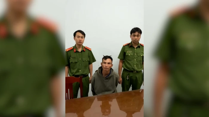 [Video] Bắt giữ nghi can liên quan đến vụ việc 1 người phụ nữ tử vong trong nhà nghỉ ở phường Ba Ngòi