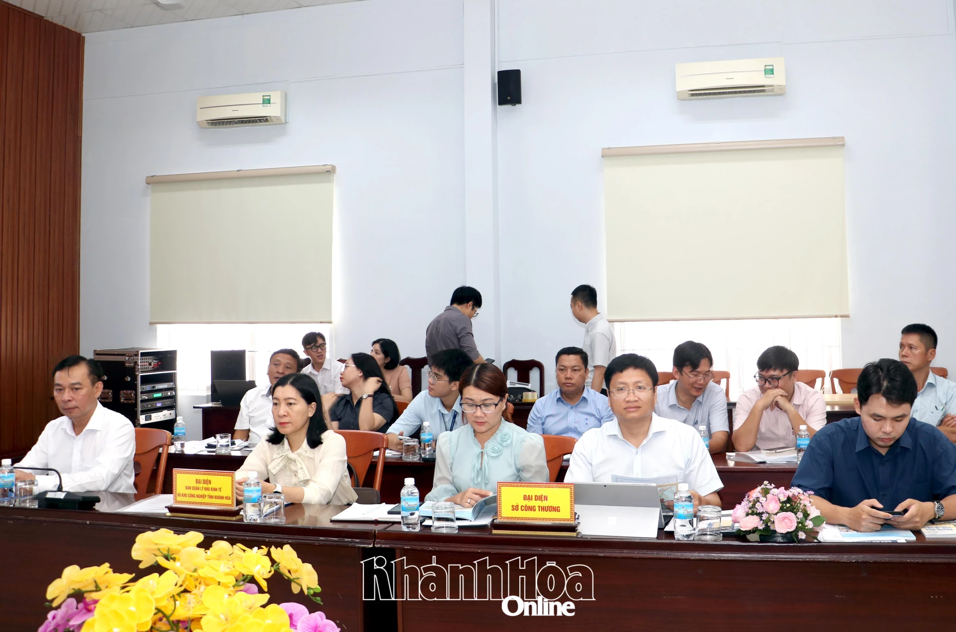 Các đại biểu của tỉnh tham dự hội thảo.