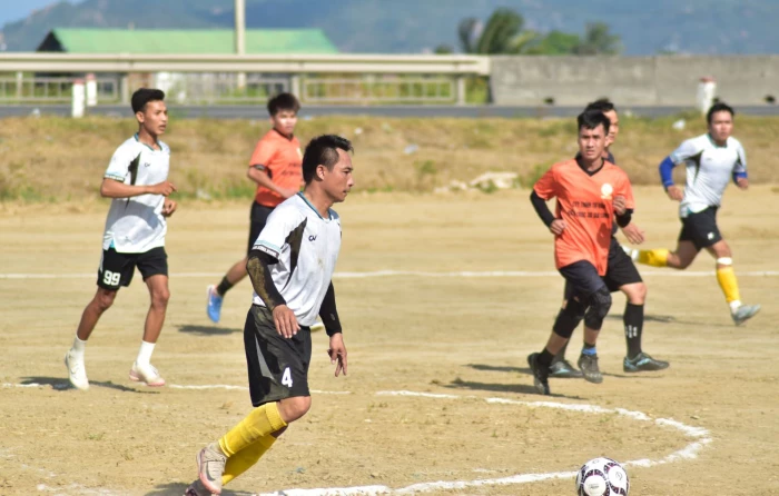 Xã Nam Cam Ranh tổ chức Giải bóng đá truyền thống lần thứ I 