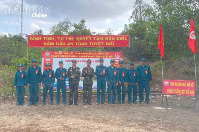 Bế mạc huấn luyện dân quân xã Tây Ninh Hòa năm 2026