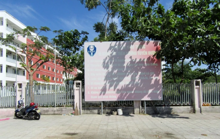 Cần làm mới pa nô tuyên truyền