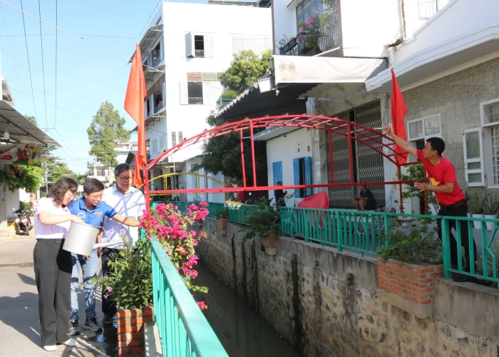 Phường Phan Rang ra mắt “Tuyến đường hoa”