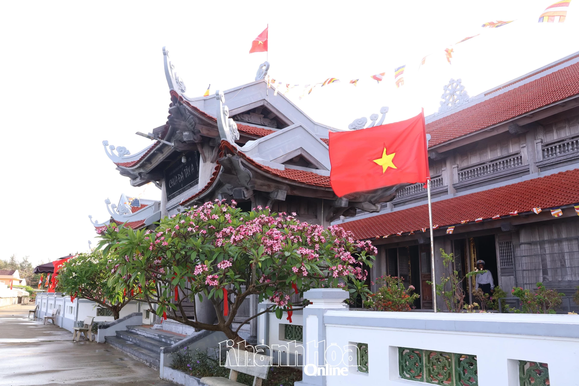 Chùa Đá Tây A.