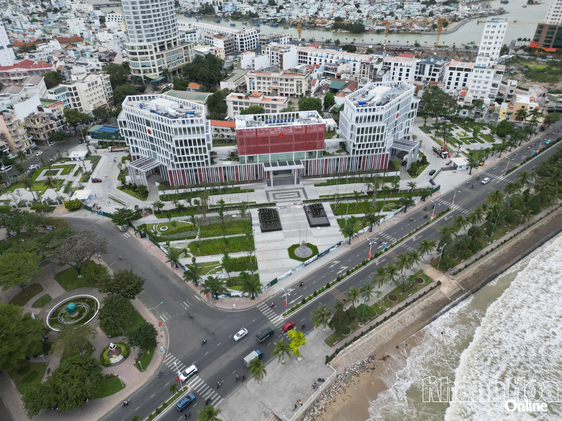 Headquarters of Khanh Hoa Provincial Party Committee, National Assembly Delegation, Provincial People's Council, and Provincial People's Committee earn EDGE Advanced Green Building Certification
