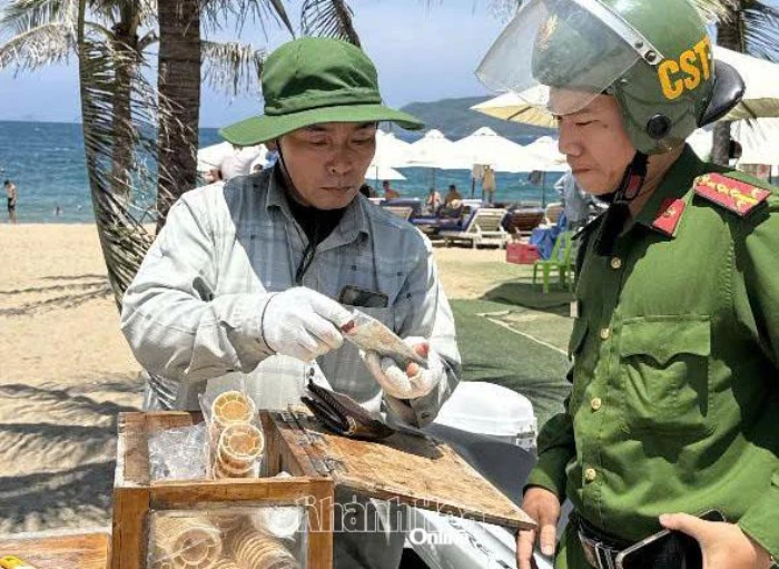 Người bán kem bị khách du lịch tố “chặt chém” bị xử phạt hơn 3,4 triệu đồng