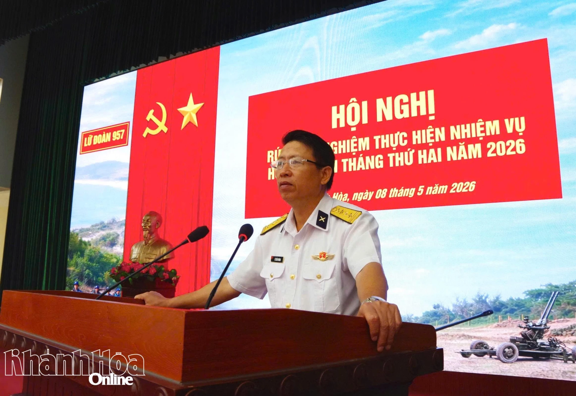 Đại tá Lê Tiến Thành phát biểu tại hội nghị