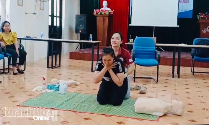 Đào tạo kỹ năng sơ cấp cứu cho nhân viên Trạm nghiền Cam Ranh