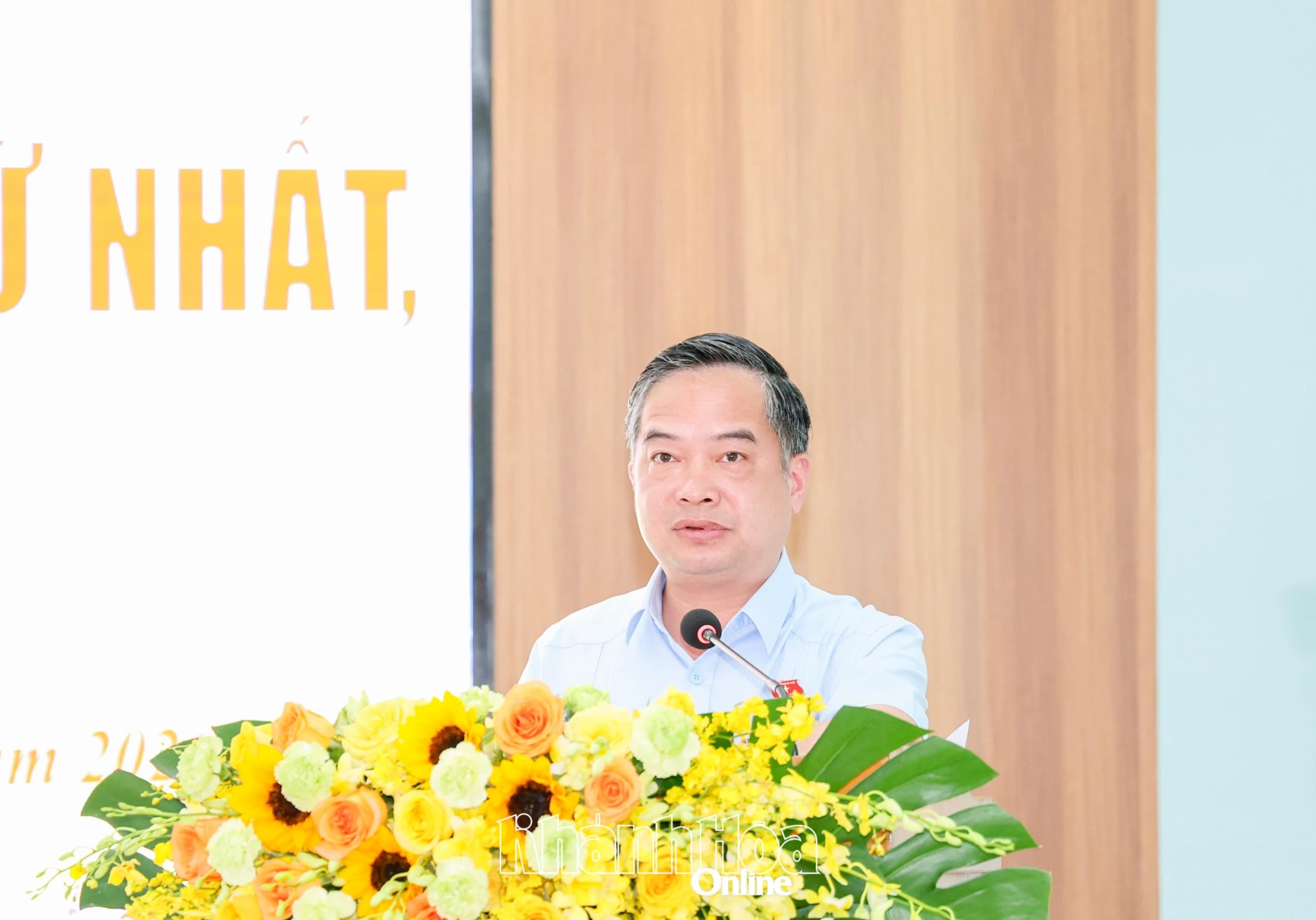 Đồng chí Nguyễn Hữu Phước báo cáo cử tri kết quả nổi bật của Kỳ họp thứ nhất, Quốc hội khóa XVI.
