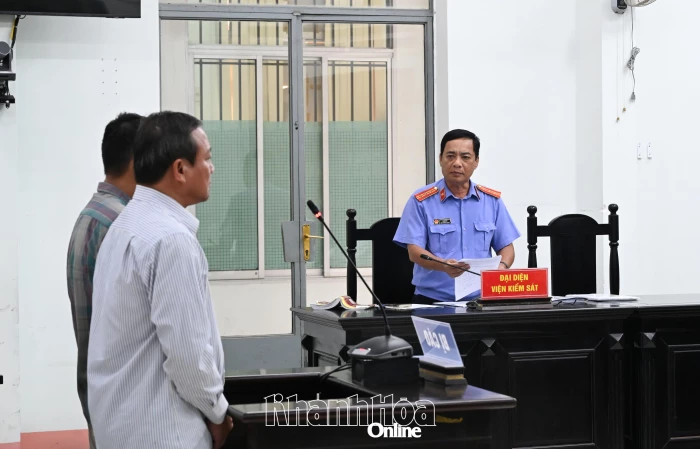 Tổ chức cá độ bóng đá, 2 bị cáo lãnh án