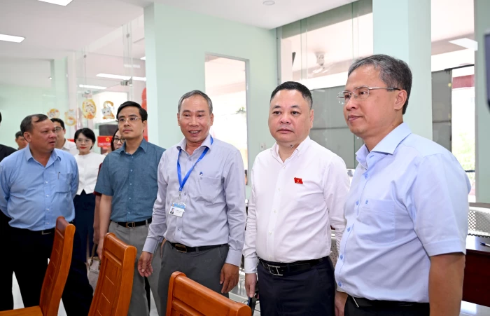 Đoàn công tác của Thường trực Ủy ban Kinh tế và Tài chính của Quốc hội làm việc tại phường Nam Nha Trang