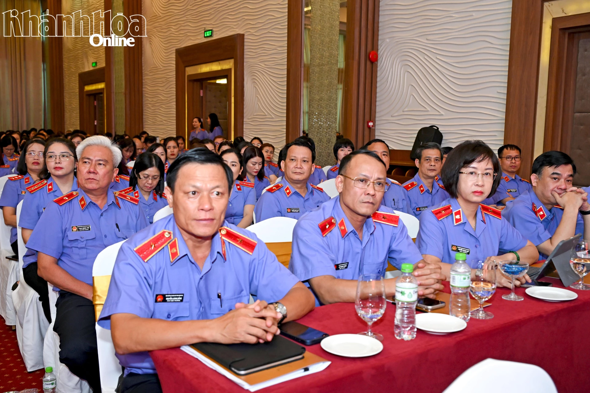 Các đại biểu tham dự hội nghị.