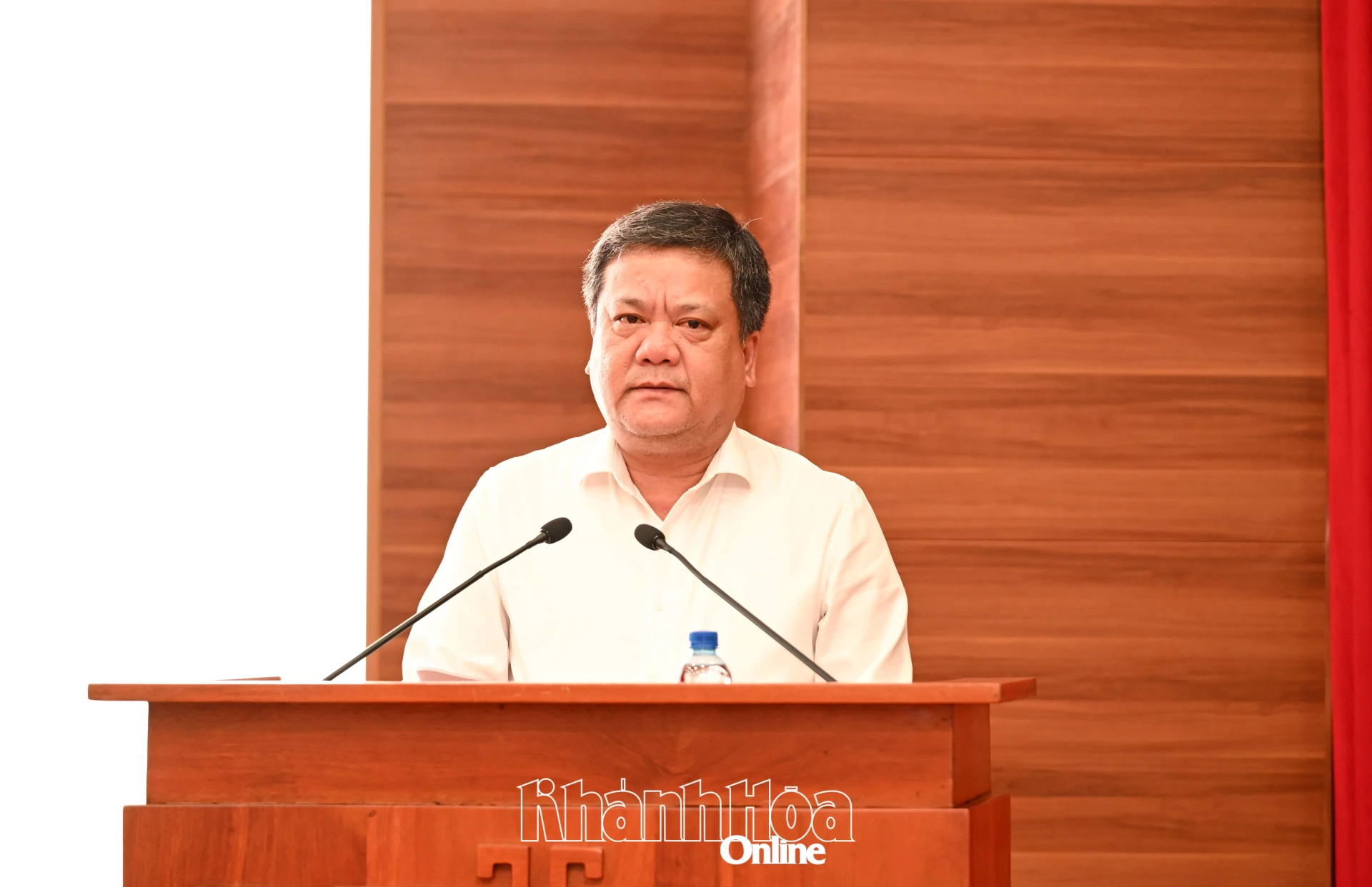Bí thư Tỉnh ủy Trần Phong phát biểu chỉ đạo tại hội nghị.
