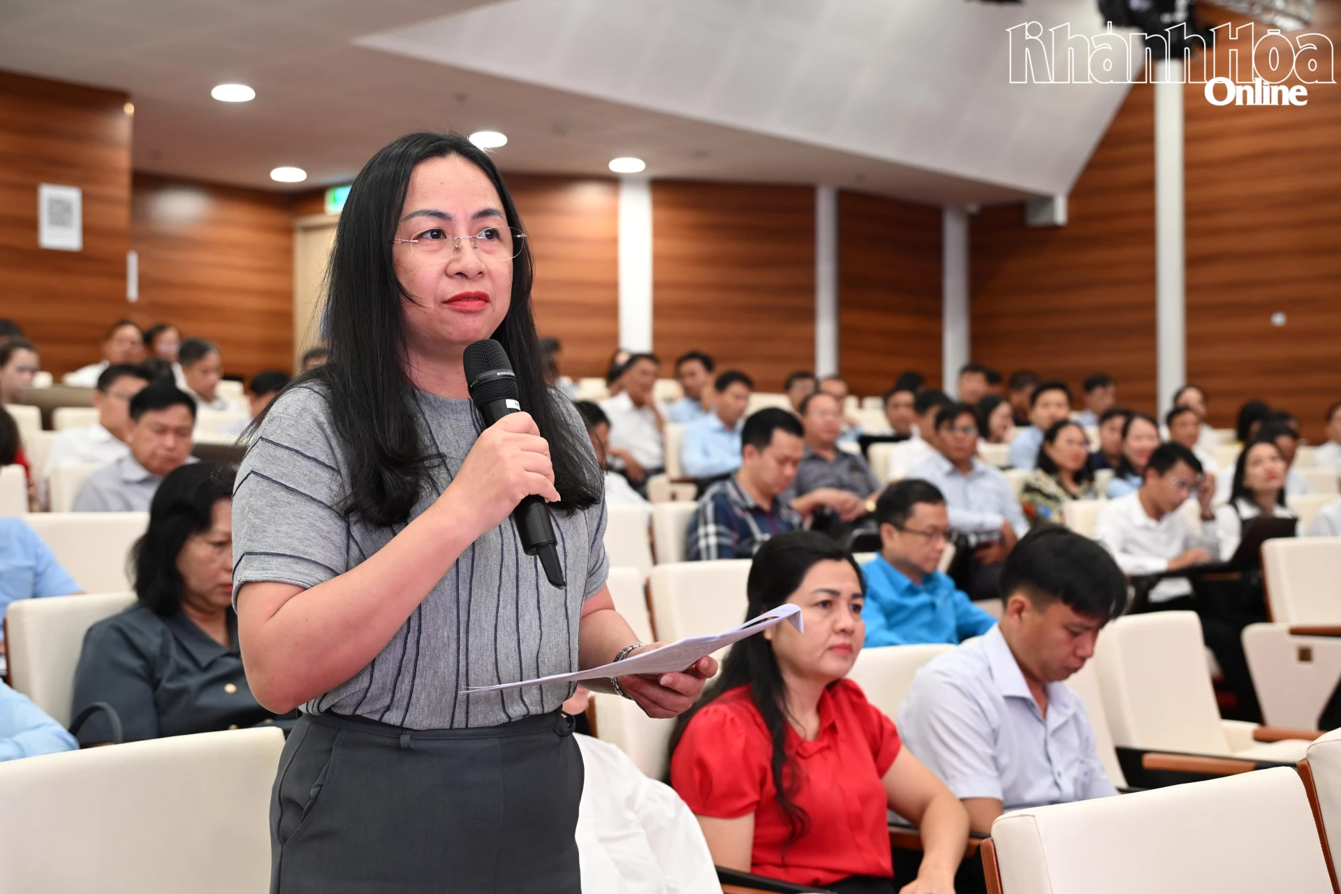 Lãnh đạo Ủy ban Kiểm tra Tỉnh ủy giải đáp ý kiến của xã, phường.