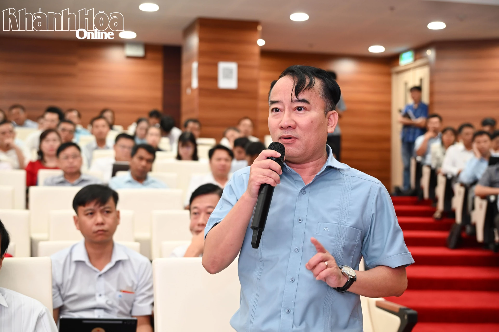 Lãnh đạo Sở Nội vụ giải đáp ý kiến của xã, phường.