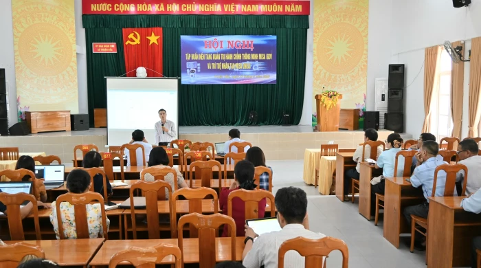 Xã Thuận Bắc tập huấn ứng dụng nền tảng quản trị hành chính thông minh